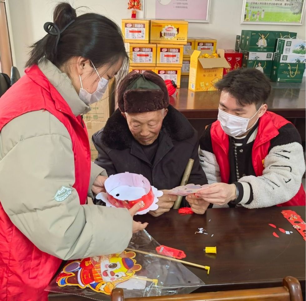 【雷锋月系列活动】信息工程学院团总支开展“春日学雷锋，情暖敬老院”志愿活动