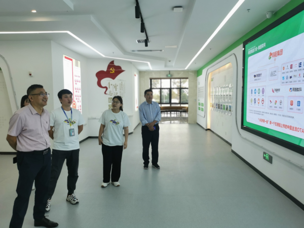 滁州职教集团秘书长穆松带队赴园区企业走访并看望必赢76net线路官网在岗学生