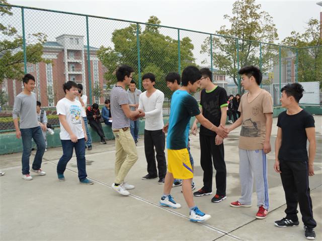 信息工程系第二届男生节之篮球对抗赛圆满结束    