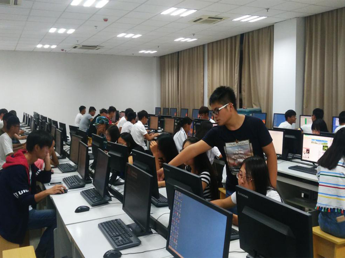 信息系组织16级新生进行心理普查    