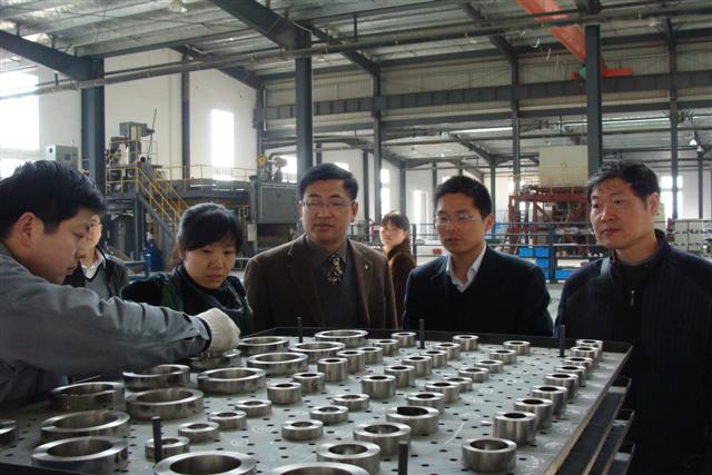 信息工程系考察相关企业寻求合作机会    