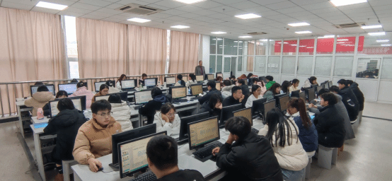 信息工程学院举办《大数据管理与应用》学术讲座