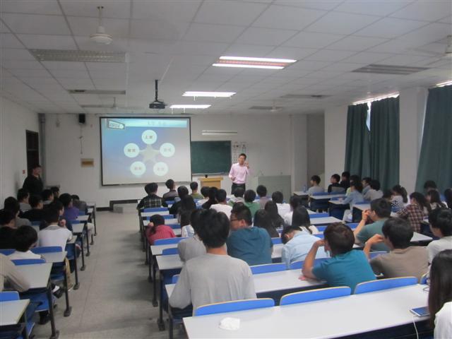 信息实训中心邀请合肥易格公司来我系开展就业指导讲座    