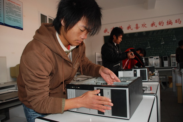 我系成功举办计算机组装维护大赛    