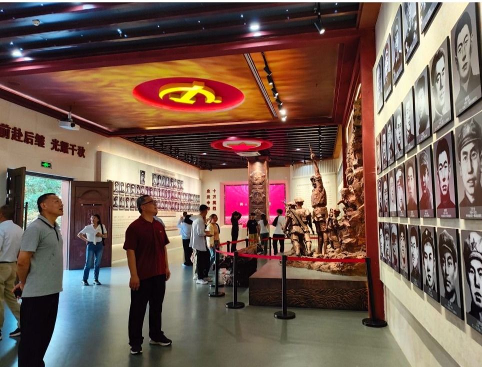 软件工程系党支部赴金寨县开展“红色传承•纪律铸魂”主题党日活动