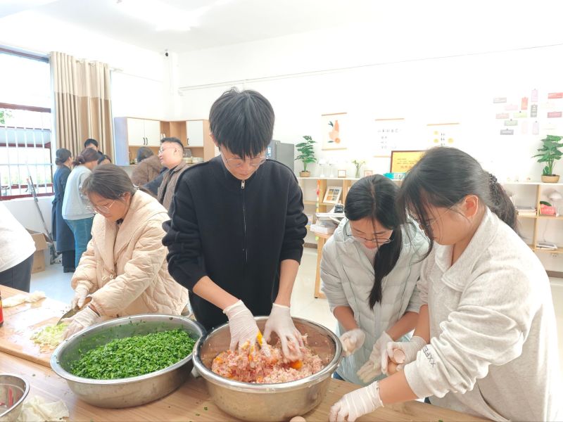 NR8AVjViQ1FBMk5UZzBNRFV3TkRKdGNpVnBBbTFkTkEhIQUAcXVuZ3o!